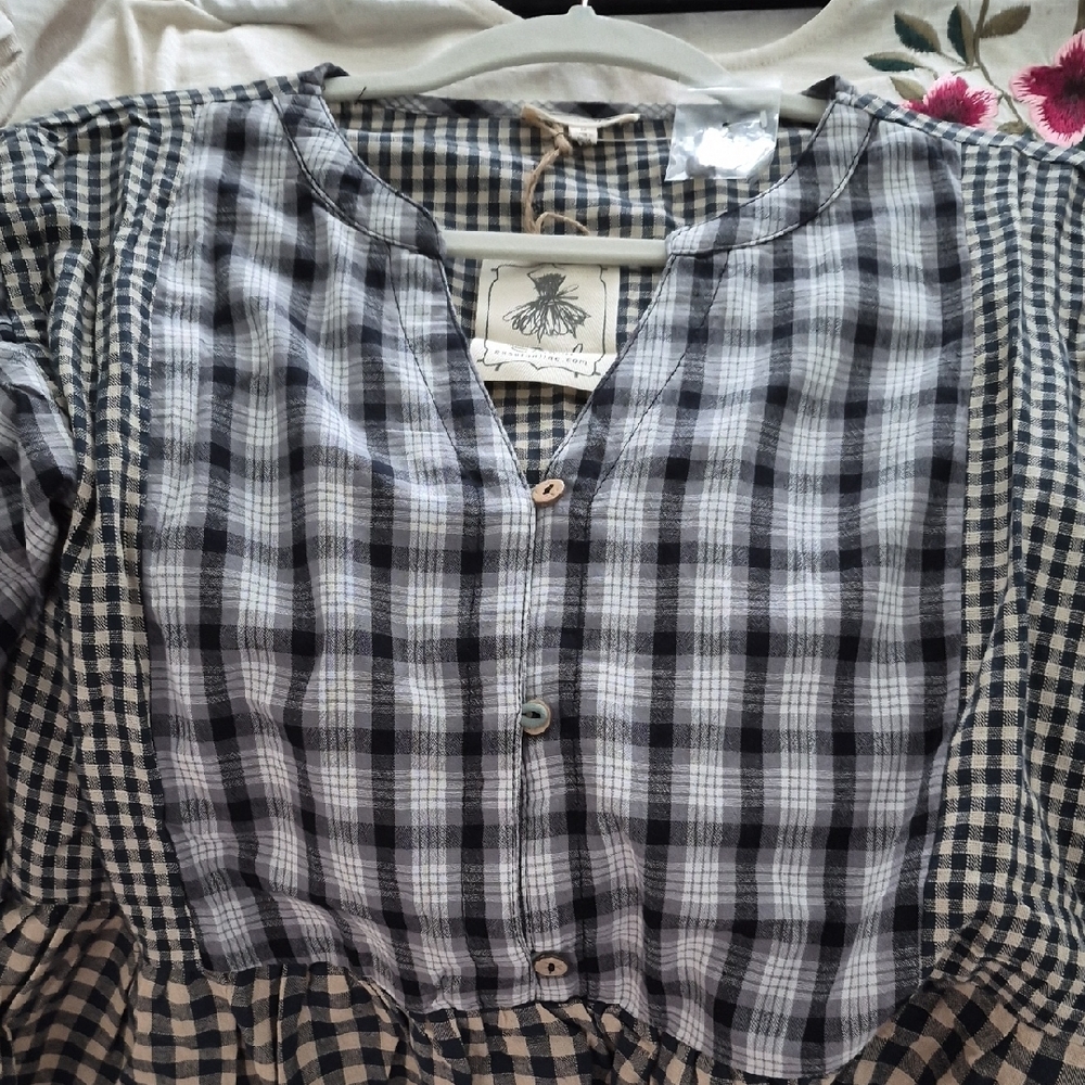 NWT Easel Black and Beige Plaid Peplum Top - Picture 4 of 6
